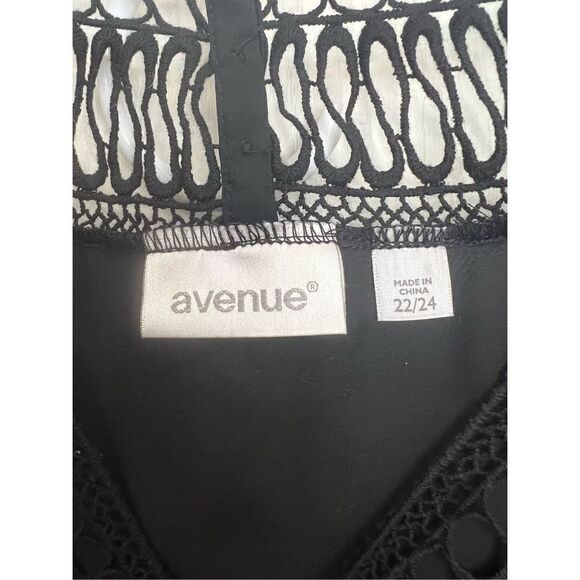 Avenue Blouse   - Picture 4 of 7